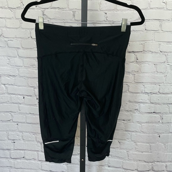 Nike Performance Black Cropped Leggings - Picture 2 of 3